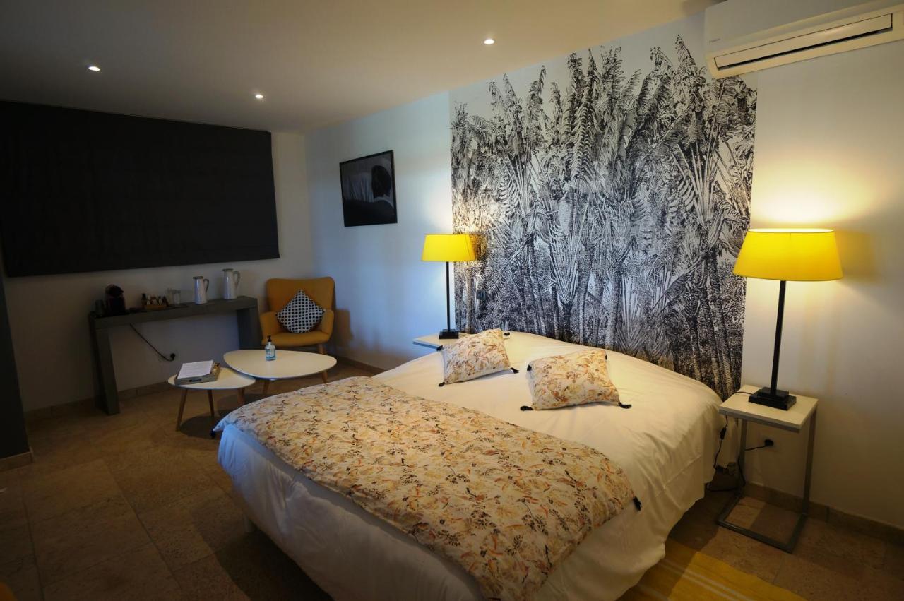Mas Lou Caloun - Chambre D'Hote Face A La Piscine En Camargue - Les Saintes Maries De La Mer Exterior foto