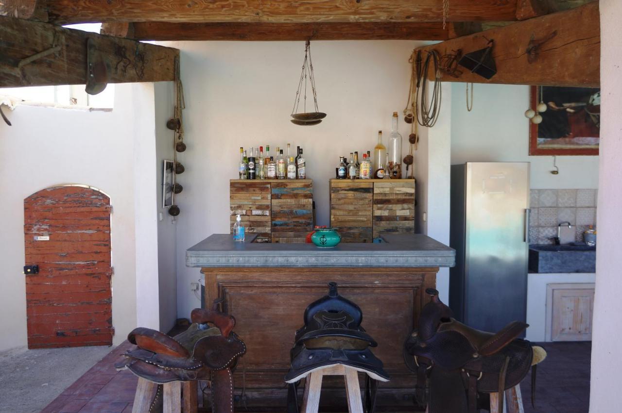 Mas Lou Caloun - Chambre D'Hote Face A La Piscine En Camargue - Les Saintes Maries De La Mer Exterior foto