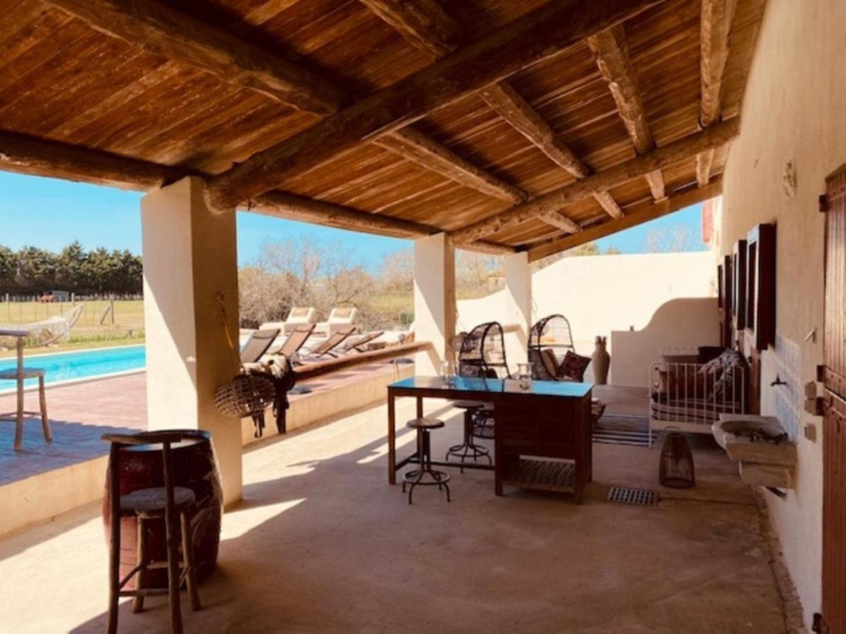 Mas Lou Caloun - Chambre D'Hote Face A La Piscine En Camargue - Les Saintes Maries De La Mer Exterior foto