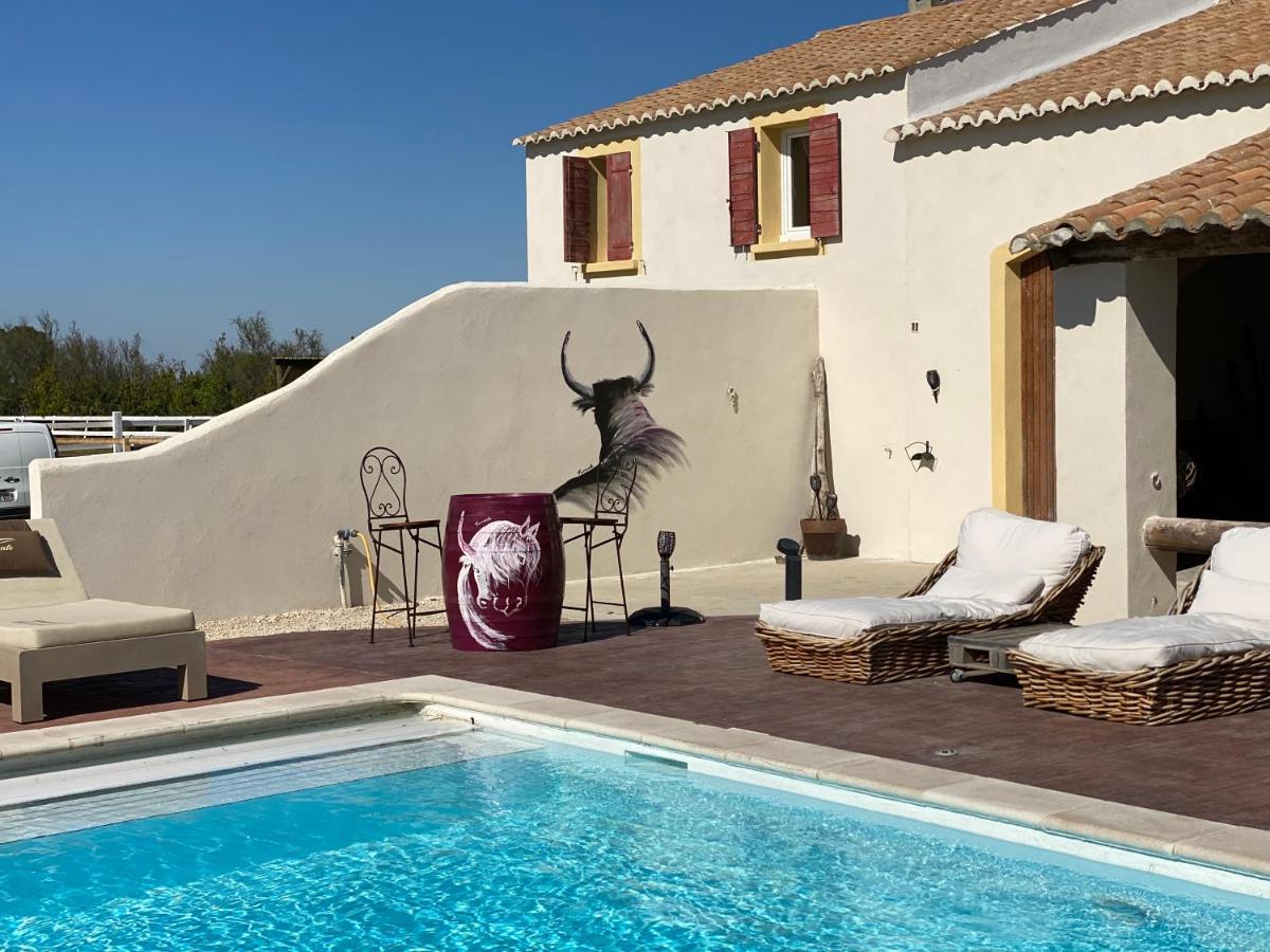 Mas Lou Caloun - Chambre D'Hote Face A La Piscine En Camargue - Les Saintes Maries De La Mer Exterior foto